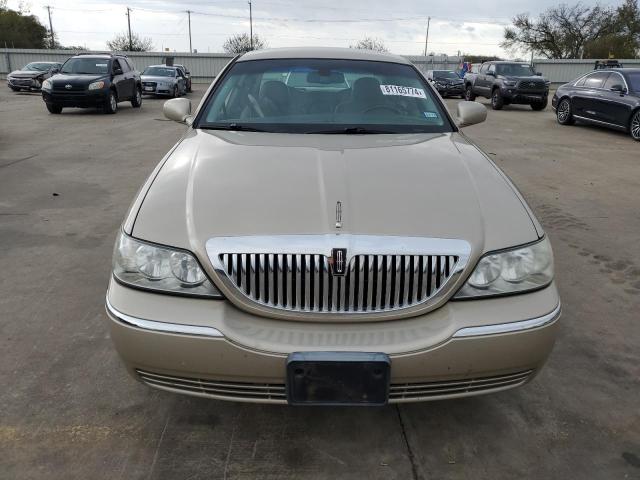 Photo 4 VIN: 2LNHM82V59X635952 - LINCOLN TOWN CAR S 