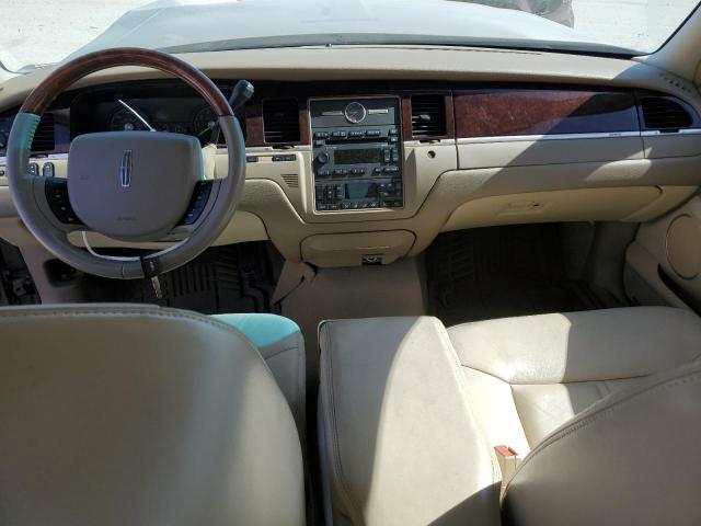 Photo 7 VIN: 2LNHM82V68X639524 - LINCOLN TOWN CAR S 