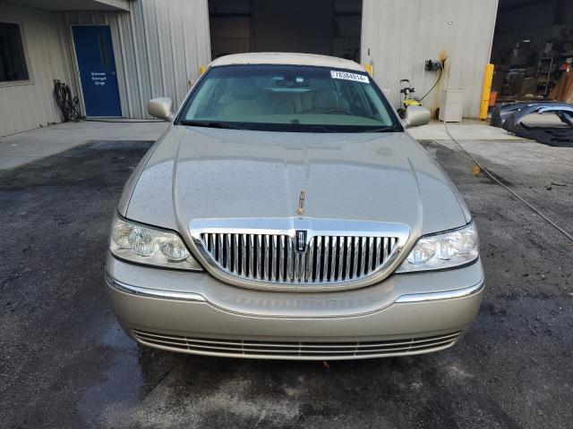 Photo 4 VIN: 2LNHM82V68X641063 - LINCOLN TOWN CAR S 