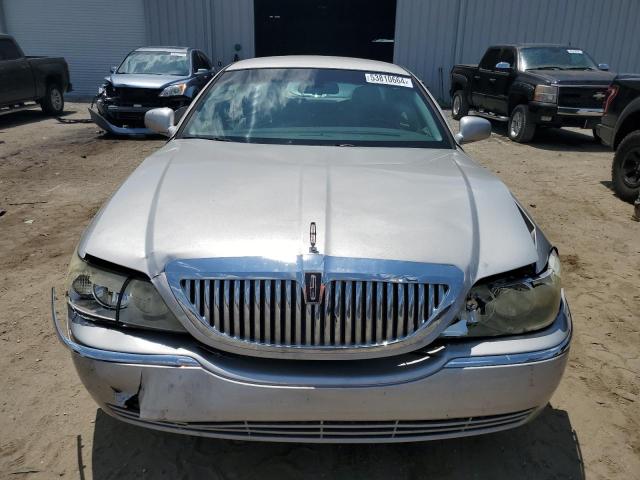 Photo 4 VIN: 2LNHM82V68X648515 - LINCOLN TOWNCAR 