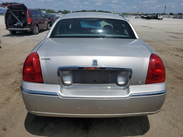 Photo 5 VIN: 2LNHM82V68X648515 - LINCOLN TOWNCAR 