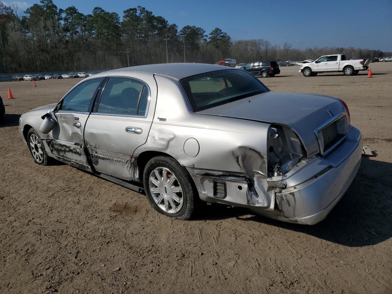 Photo 1 VIN: 2LNHM82V69X601194 - LINCOLN TOWN CAR 