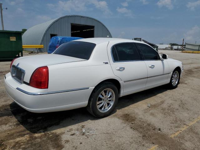 Photo 2 VIN: 2LNHM82V69X635569 - LINCOLN TOWN CAR S 