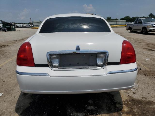 Photo 5 VIN: 2LNHM82V69X635569 - LINCOLN TOWN CAR S 