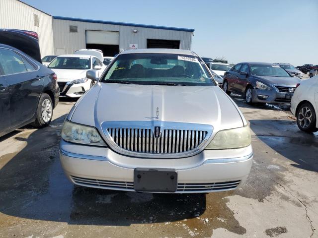 Photo 4 VIN: 2LNHM82V89X601438 - LINCOLN TOWN CAR S 