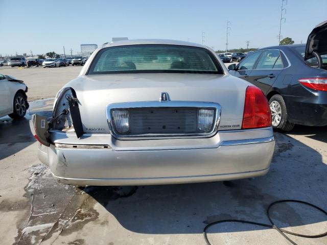 Photo 5 VIN: 2LNHM82V89X601438 - LINCOLN TOWN CAR S 