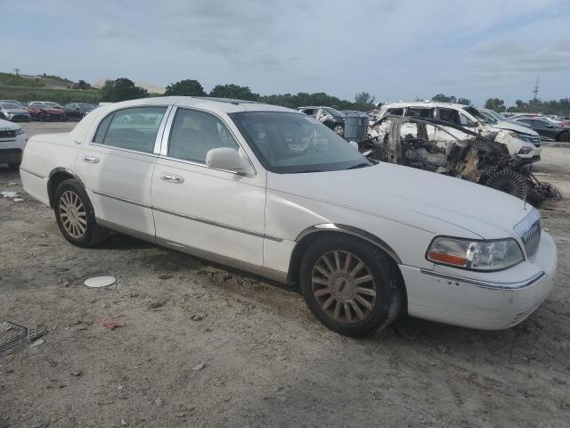 Photo 3 VIN: 2LNHM82V89X626761 - LINCOLN TOWN CAR S 