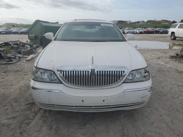 Photo 4 VIN: 2LNHM82V89X626761 - LINCOLN TOWN CAR S 