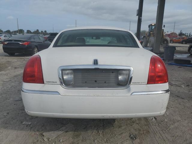 Photo 5 VIN: 2LNHM82V89X626761 - LINCOLN TOWN CAR S 