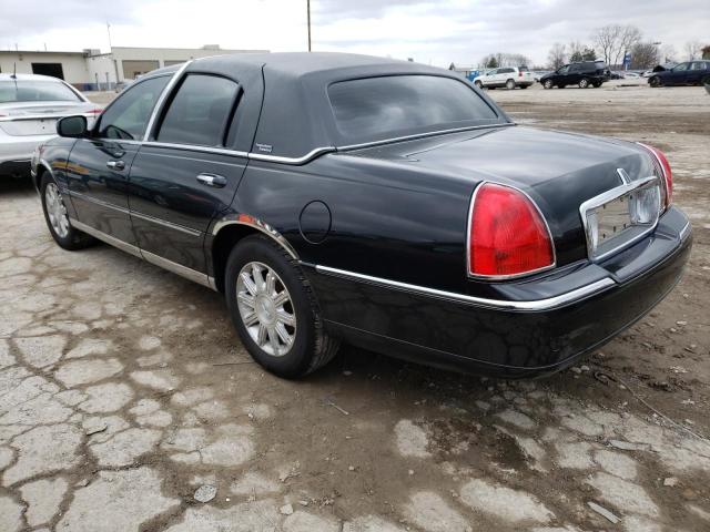 Photo 1 VIN: 2LNHM82V98X642093 - LINCOLN TOWN CAR S 