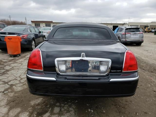 Photo 5 VIN: 2LNHM82V98X642093 - LINCOLN TOWN CAR S 