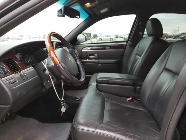 Photo 6 VIN: 2LNHM82V98X642093 - LINCOLN TOWN CAR S 