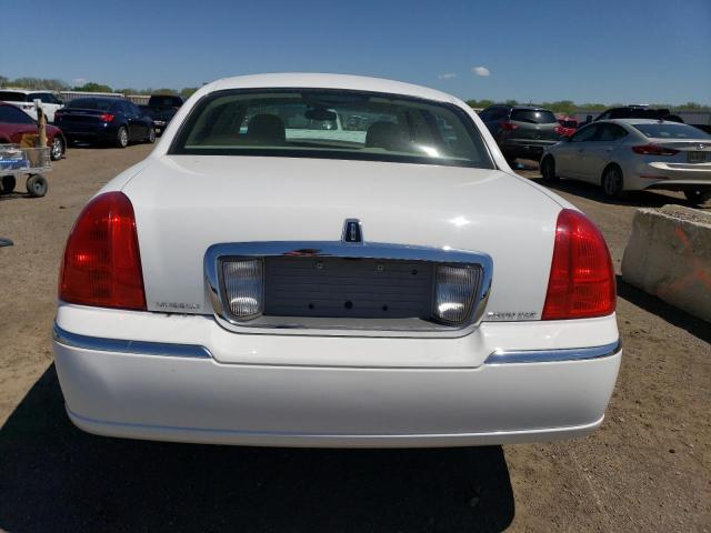 Photo 5 VIN: 2LNHM82V99X631578 - LINCOLN TOWNCAR 