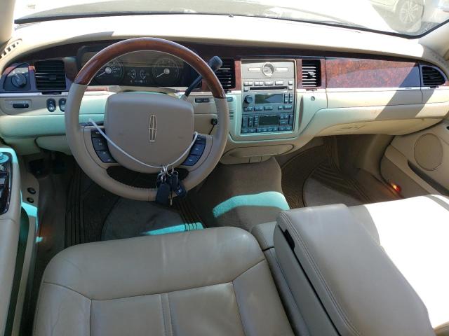 Photo 7 VIN: 2LNHM82V99X631578 - LINCOLN TOWNCAR 