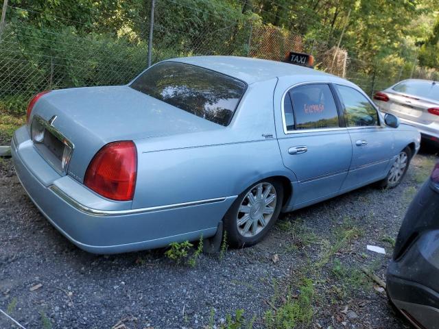 Photo 2 VIN: 2LNHM82V99X635694 - LINCOLN TOWN CAR S 