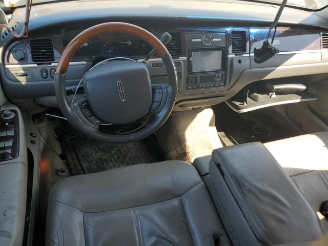 Photo 7 VIN: 2LNHM82V99X635694 - LINCOLN TOWN CAR S 