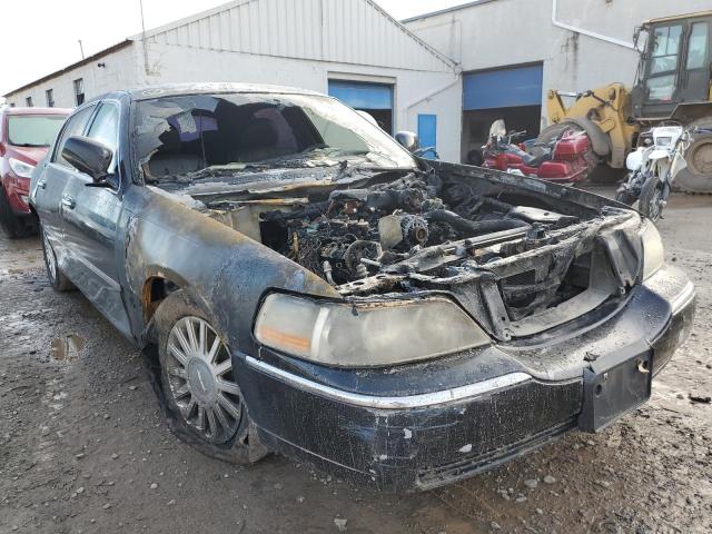 Photo 3 VIN: 2LNHM82VX9X610741 - LINCOLN TOWN CAR S 