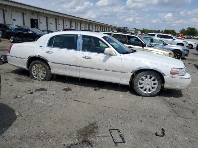 Photo 3 VIN: 2LNHM82VX9X626857 - LINCOLN TOWN CAR S 