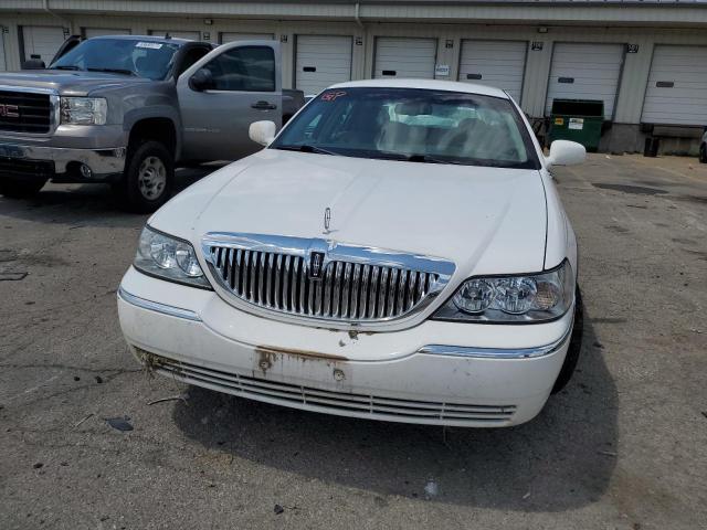 Photo 4 VIN: 2LNHM82VX9X626857 - LINCOLN TOWN CAR S 