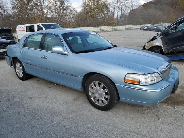 Photo 3 VIN: 2LNHM82VX9X633646 - LINCOLN TOWN CAR S 