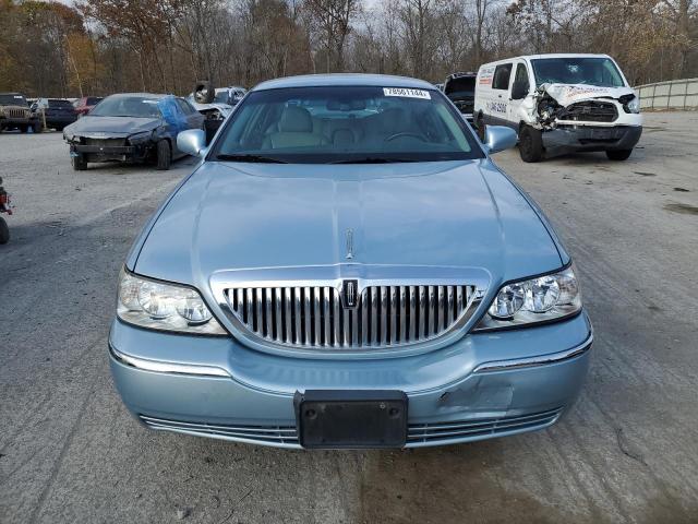 Photo 4 VIN: 2LNHM82VX9X633646 - LINCOLN TOWN CAR S 