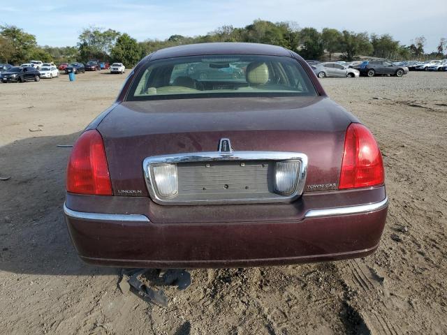 Photo 5 VIN: 2LNHM82W18X655672 - LINCOLN TOWN CAR S 