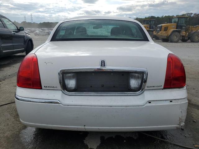 Photo 5 VIN: 2LNHM82W28X659679 - LINCOLN TOWN CAR S 