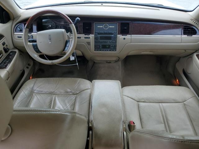 Photo 7 VIN: 2LNHM82W28X659679 - LINCOLN TOWN CAR S 