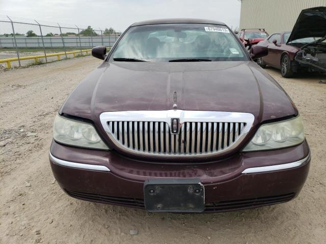 Photo 4 VIN: 2LNHM82W38X652997 - LINCOLN TOWN CAR S 