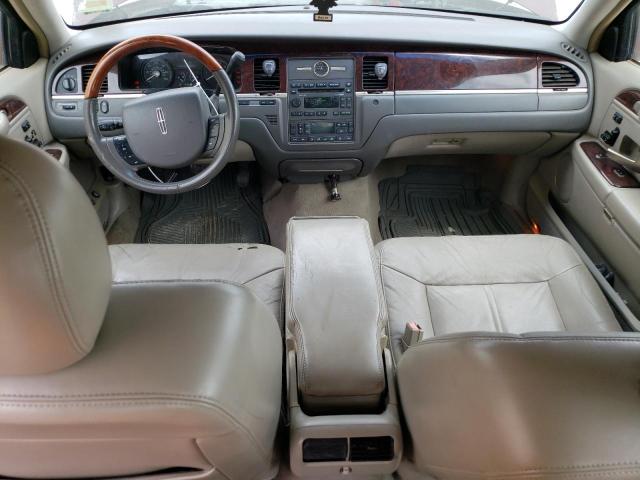 Photo 7 VIN: 2LNHM82W38X652997 - LINCOLN TOWN CAR S 