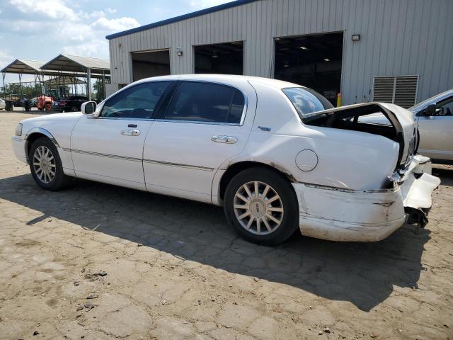 Photo 1 VIN: 2LNHM82W38X658735 - LINCOLN TOWN CAR S 