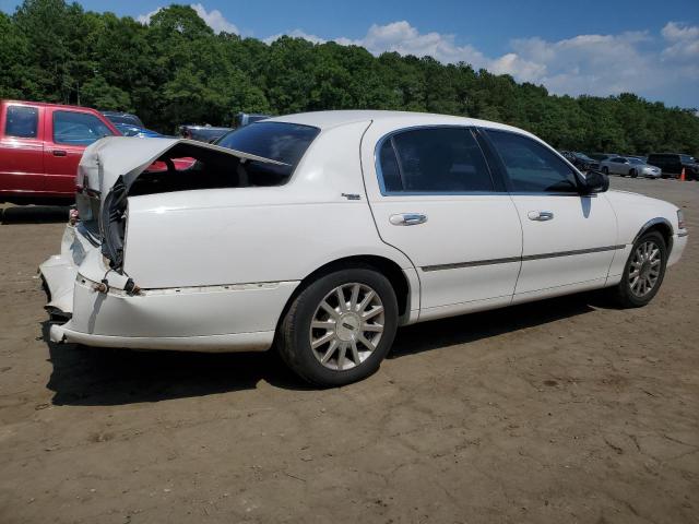 Photo 2 VIN: 2LNHM82W38X658735 - LINCOLN TOWN CAR S 