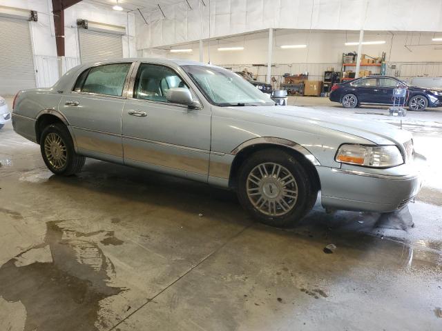 Photo 3 VIN: 2LNHM82W78X658513 - LINCOLN TOWN CAR S 