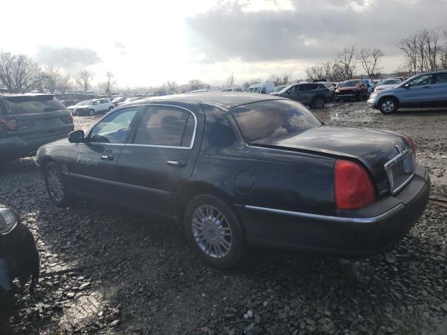 Photo 1 VIN: 2LNHM82W88X640960 - LINCOLN TOWNCAR 