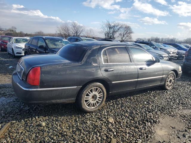 Photo 2 VIN: 2LNHM82W88X640960 - LINCOLN TOWNCAR 