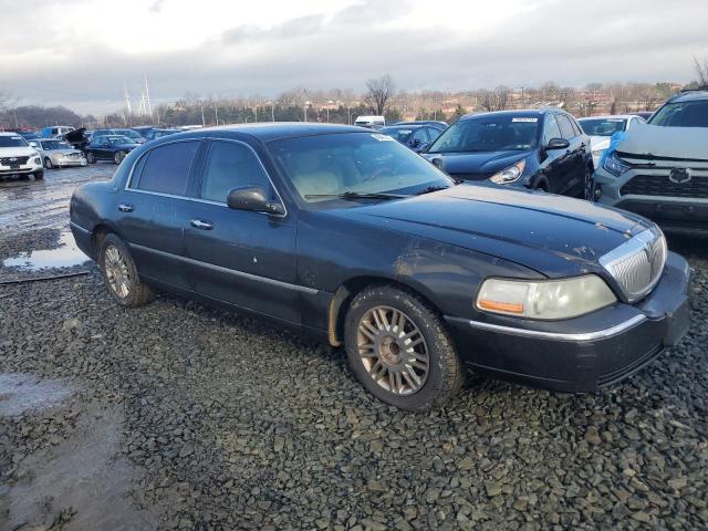 Photo 3 VIN: 2LNHM82W88X640960 - LINCOLN TOWNCAR 