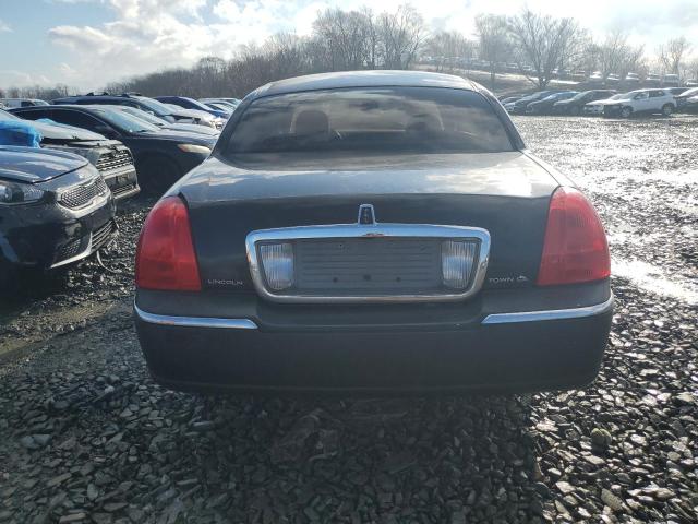 Photo 5 VIN: 2LNHM82W88X640960 - LINCOLN TOWNCAR 