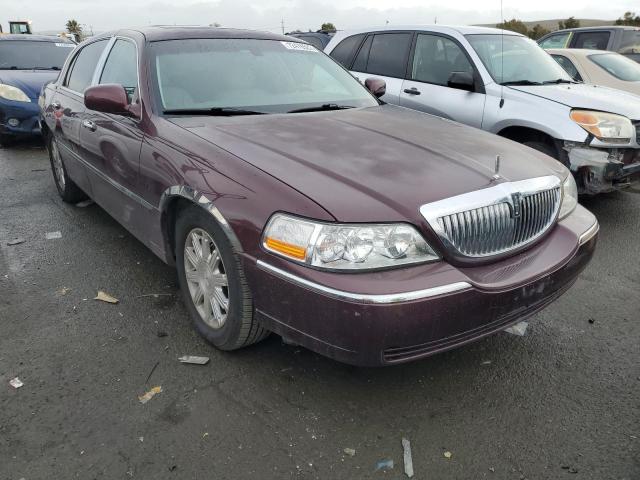 Photo 3 VIN: 2LNHM82W98X652907 - LINCOLN TOWNCAR 