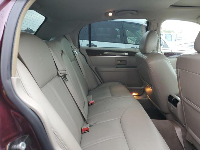 Photo 9 VIN: 2LNHM82W98X652907 - LINCOLN TOWNCAR 