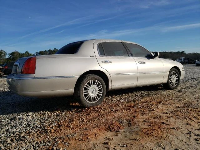 Photo 2 VIN: 2LNHM82W98X660750 - LINCOLN TOWN CAR S 