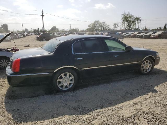 Photo 2 VIN: 2LNHM84W38X640183 - LINCOLN TOWNCAR 