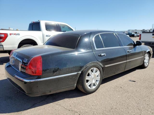 Photo 2 VIN: 2LNHM84W48X646154 - LINCOLN TOWNCAR 