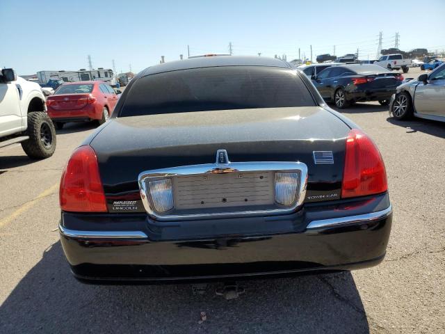 Photo 5 VIN: 2LNHM84W48X646154 - LINCOLN TOWNCAR 