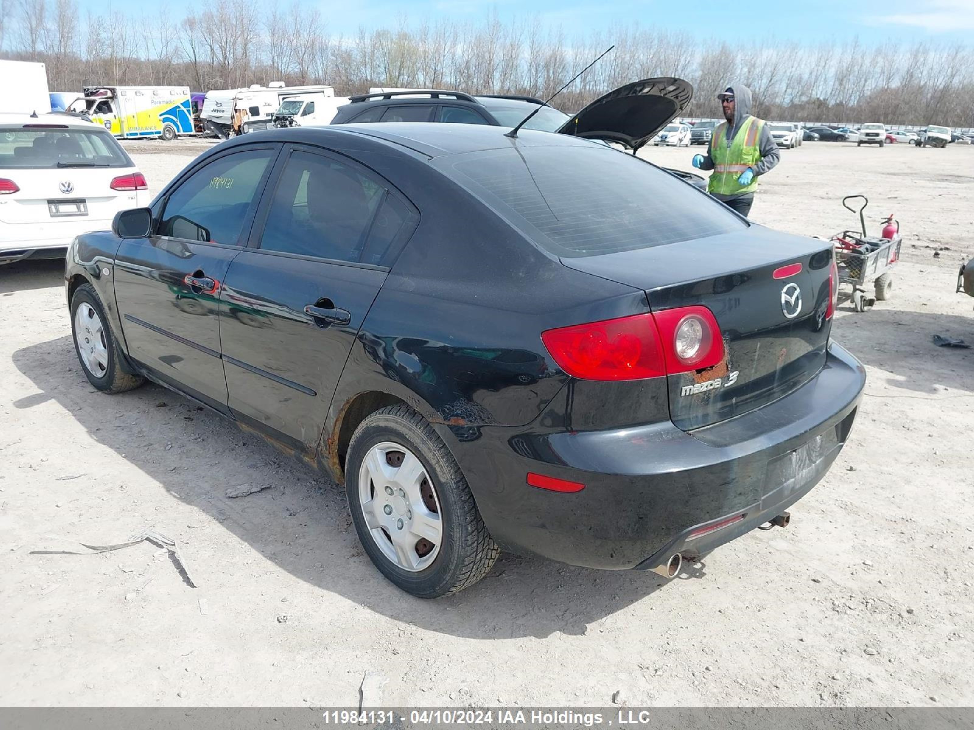 Photo 2 VIN: 2M18K12F351344529 - MAZDA 3 