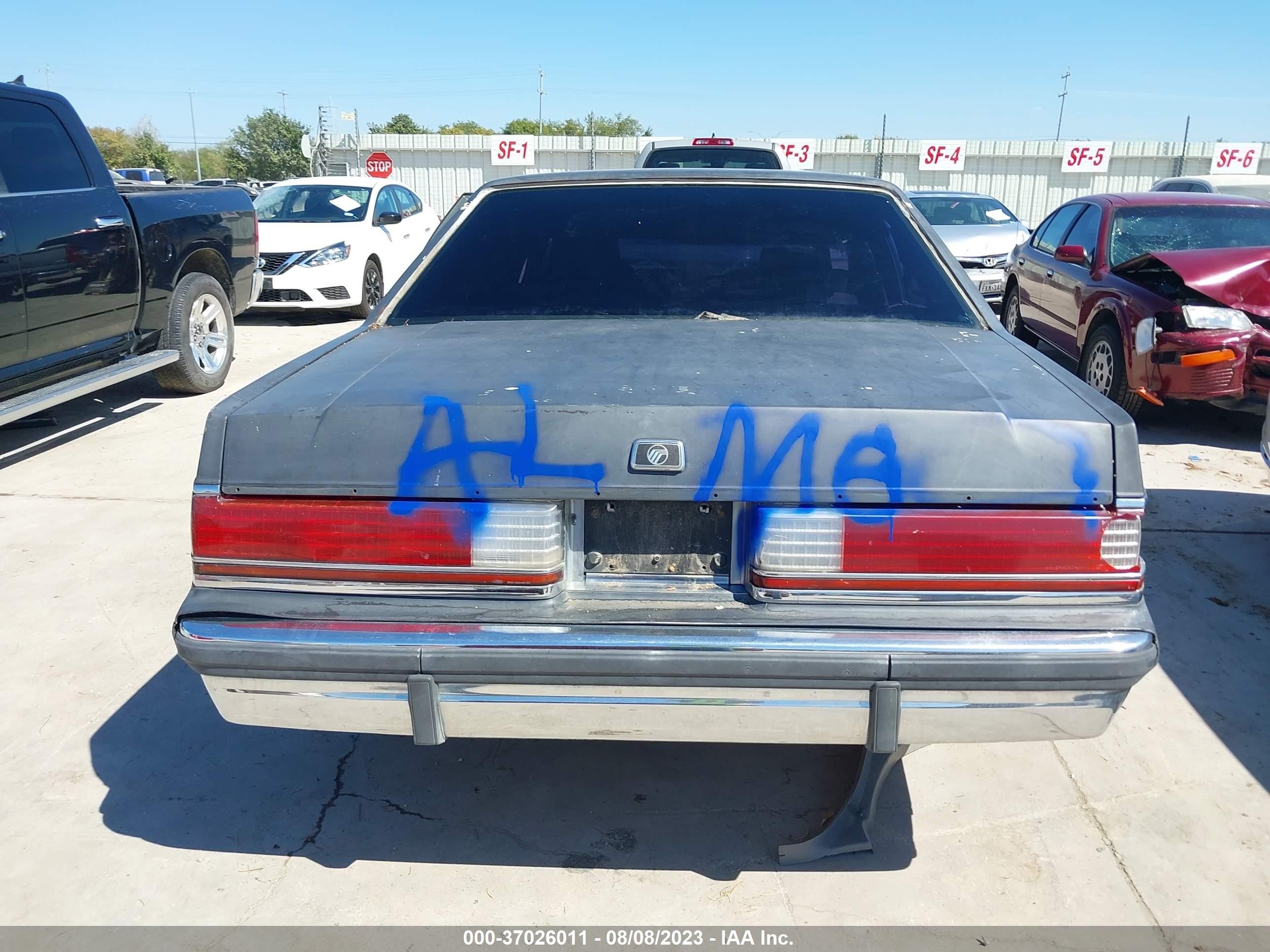 Photo 16 VIN: 2MEBM75F0JX654002 - MERCURY GRAND MARQUIS 