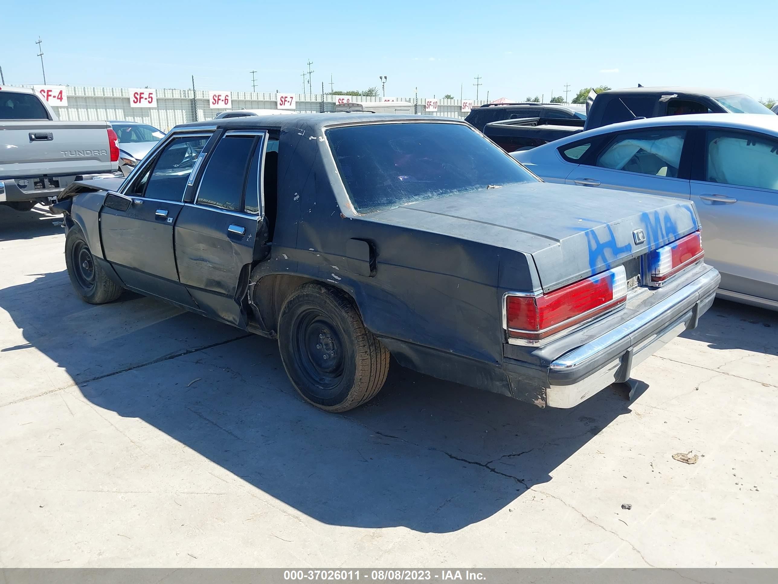 Photo 2 VIN: 2MEBM75F0JX654002 - MERCURY GRAND MARQUIS 