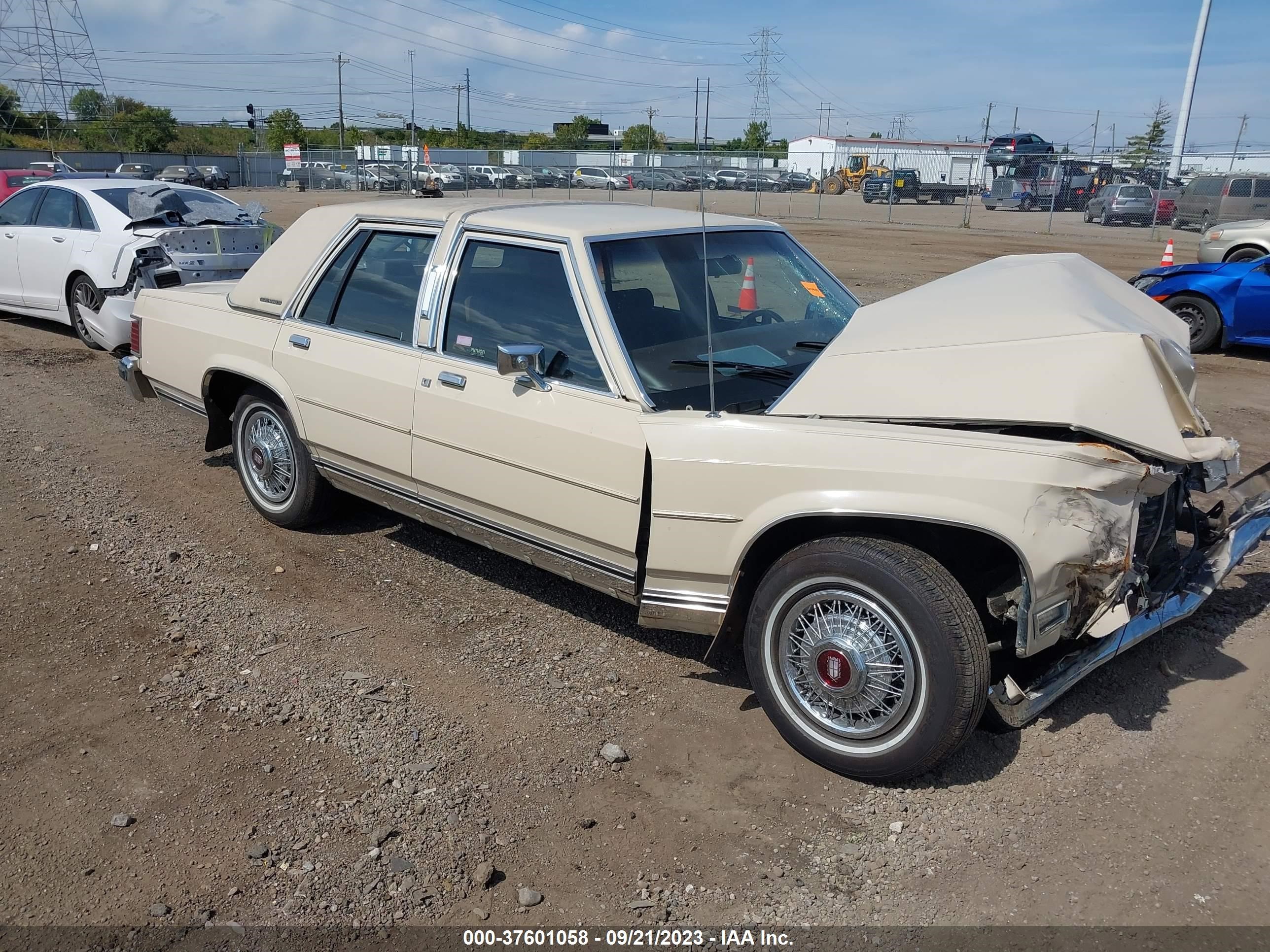 Photo 0 VIN: 2MEBM75F7HX617796 - MERCURY GRAND MARQUIS 