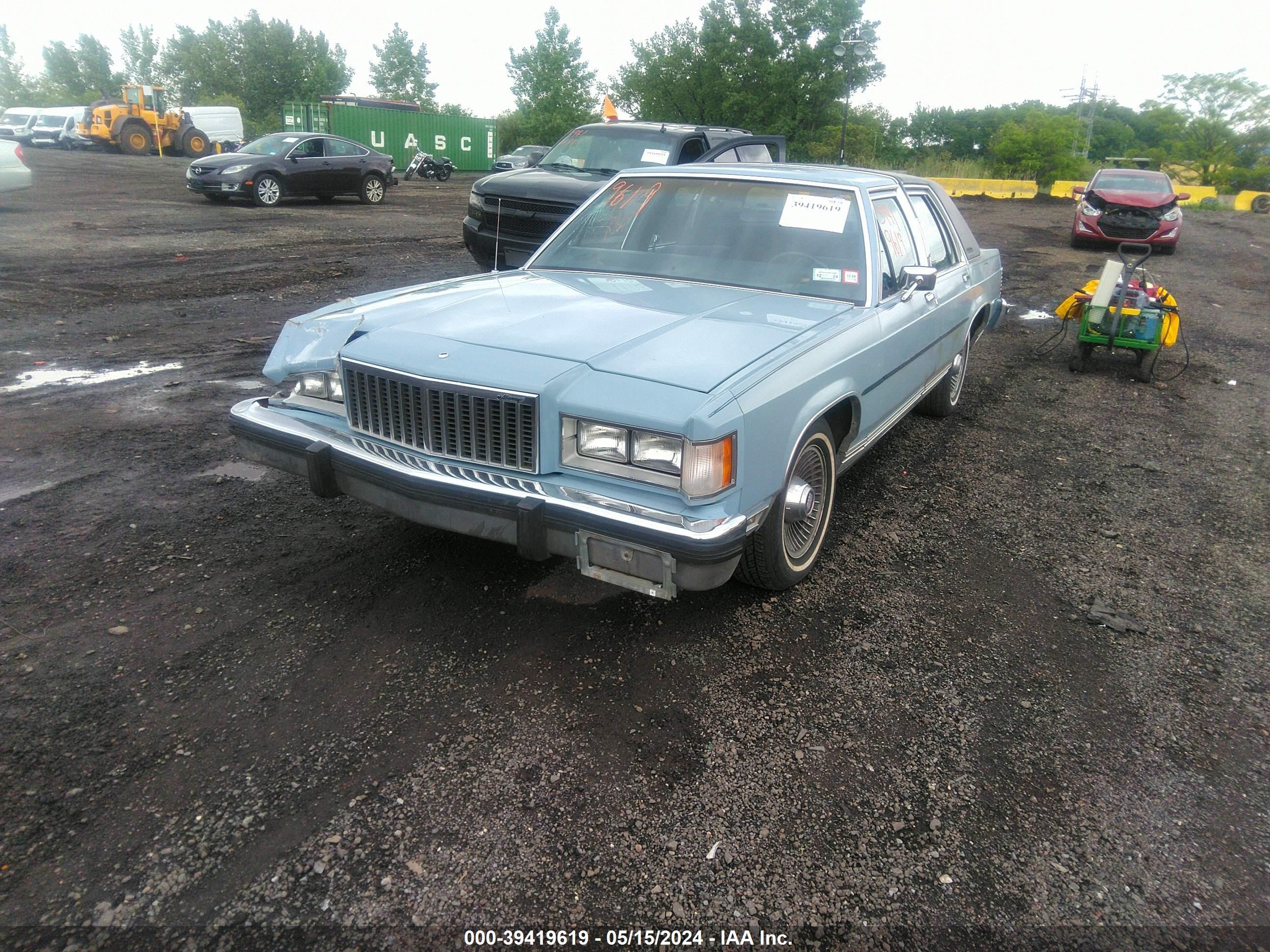 Photo 1 VIN: 2MEBM75FXHX680004 - MERCURY GRAND MARQUIS 