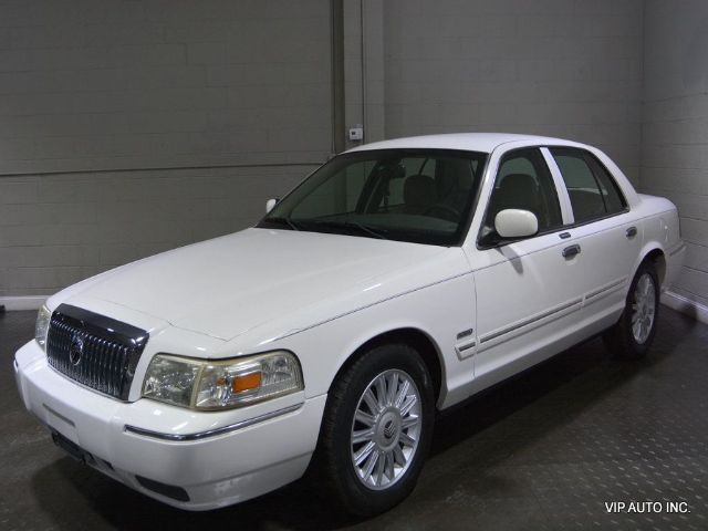 Photo 2 VIN: 2MEBM7FV0AX627730 - MERCURY GRAND MARQUIS 