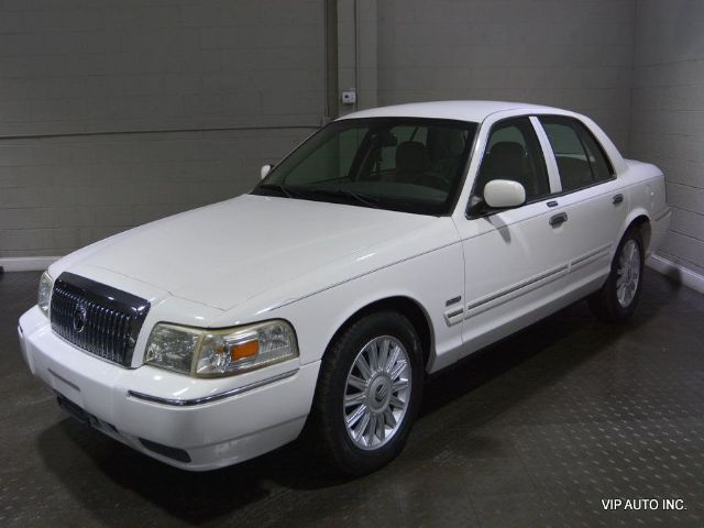 Photo 1 VIN: 2MEBM7FV0AX627730 - MERCURY GRAND MARQUIS 